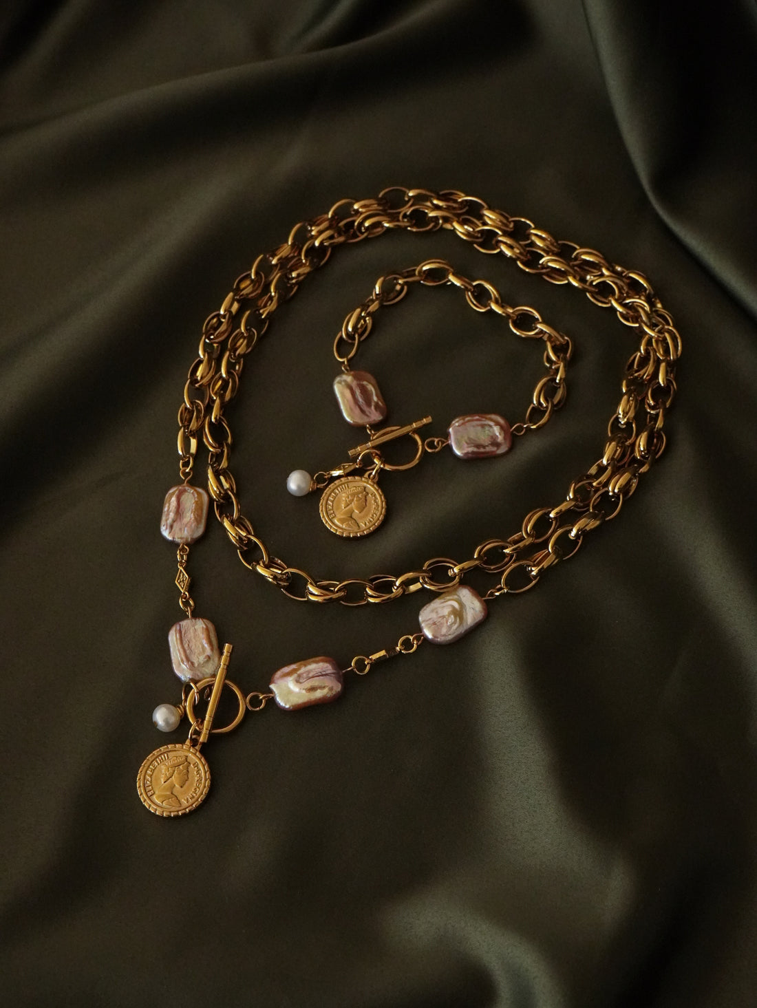 Collier « The rosebourne Heirloom » 🕯️🪙 • Doré • Perles de Nacre
