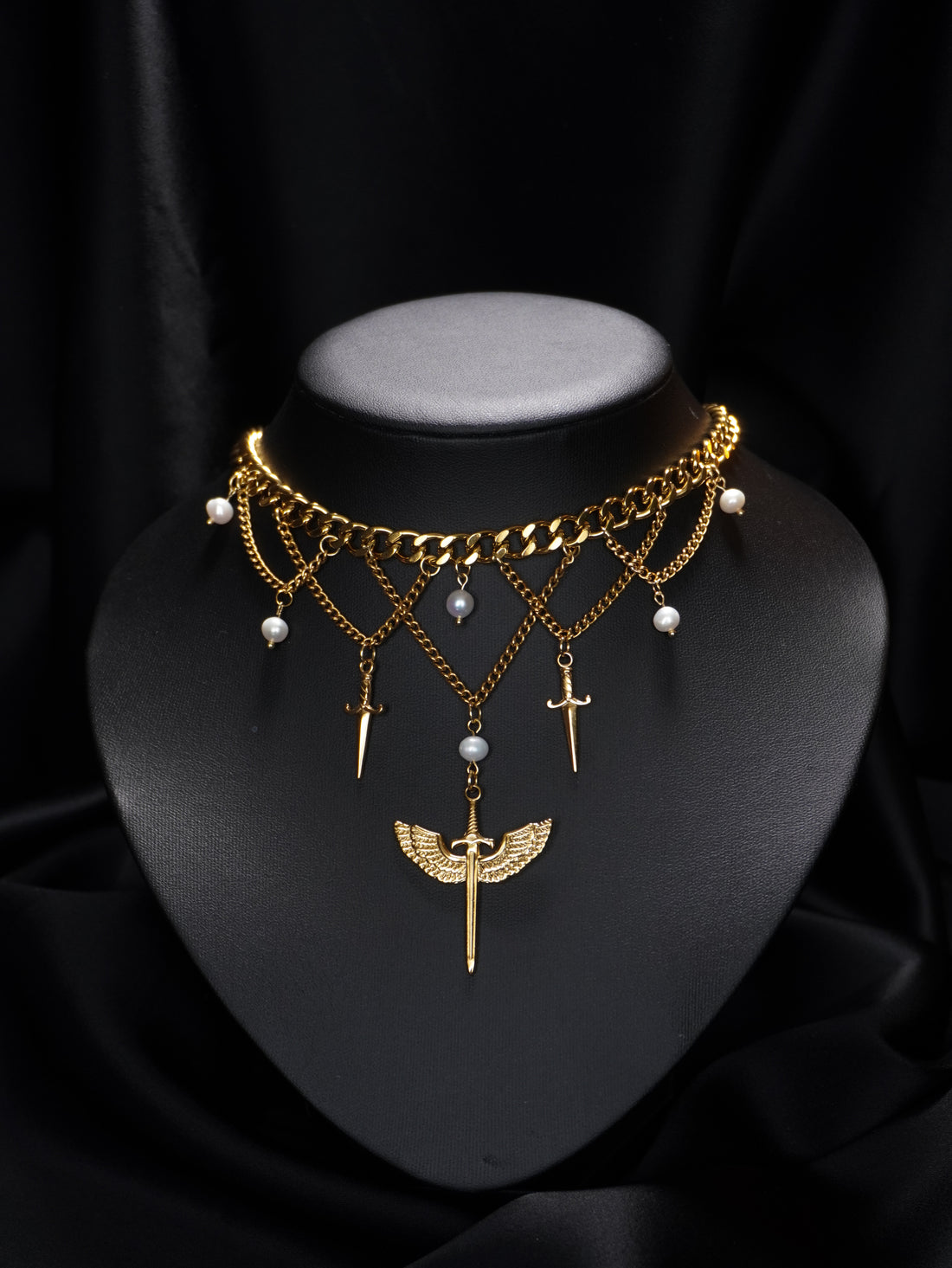 Collier « Archangel’s battle » 🪽🗡️ • Doré • Perle eau douce