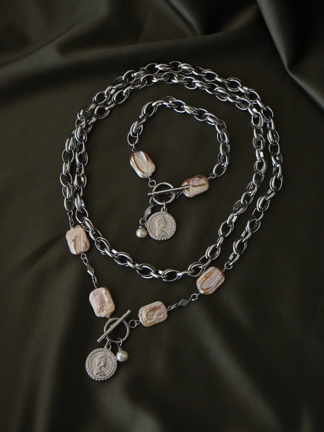 Collier « The rosebourne Heirloom » 🕯️🪙 • Argenté • Perle de Nacre