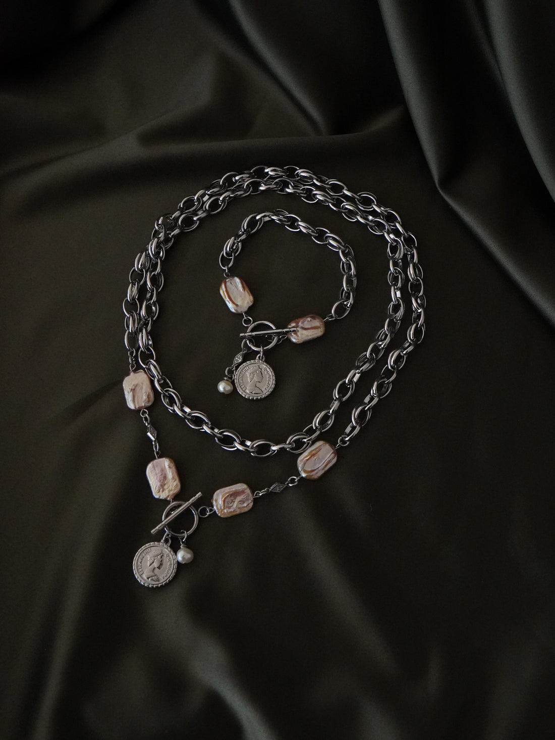 Collier « The rosebourne Heirloom » 🕯️🪙 • Argenté • Perle de Nacre
