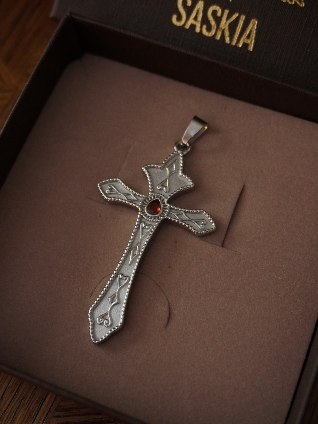 Pendentif argenté « The cross » 🥀