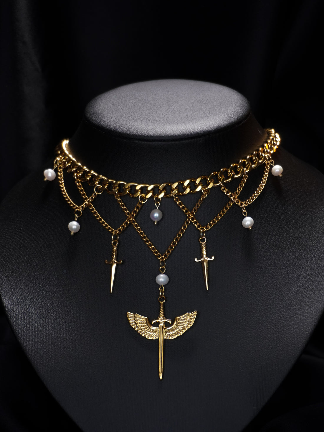 Collier « Archangel’s battle » 🪽🗡️ • Doré • Perle eau douce
