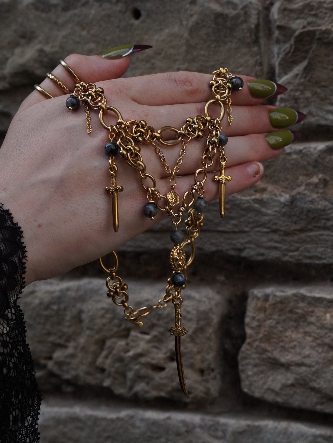Collier « Night Blade  » 🌑⚔️