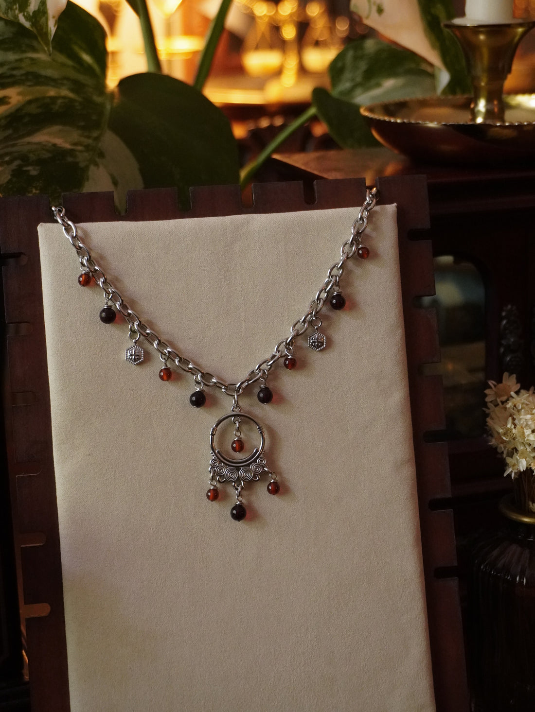 Collier « Babylonia » • Argenté • Grenat