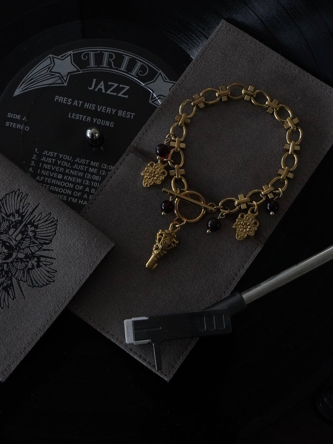 Bracelet « The secret chamber »• Ambre cognac
