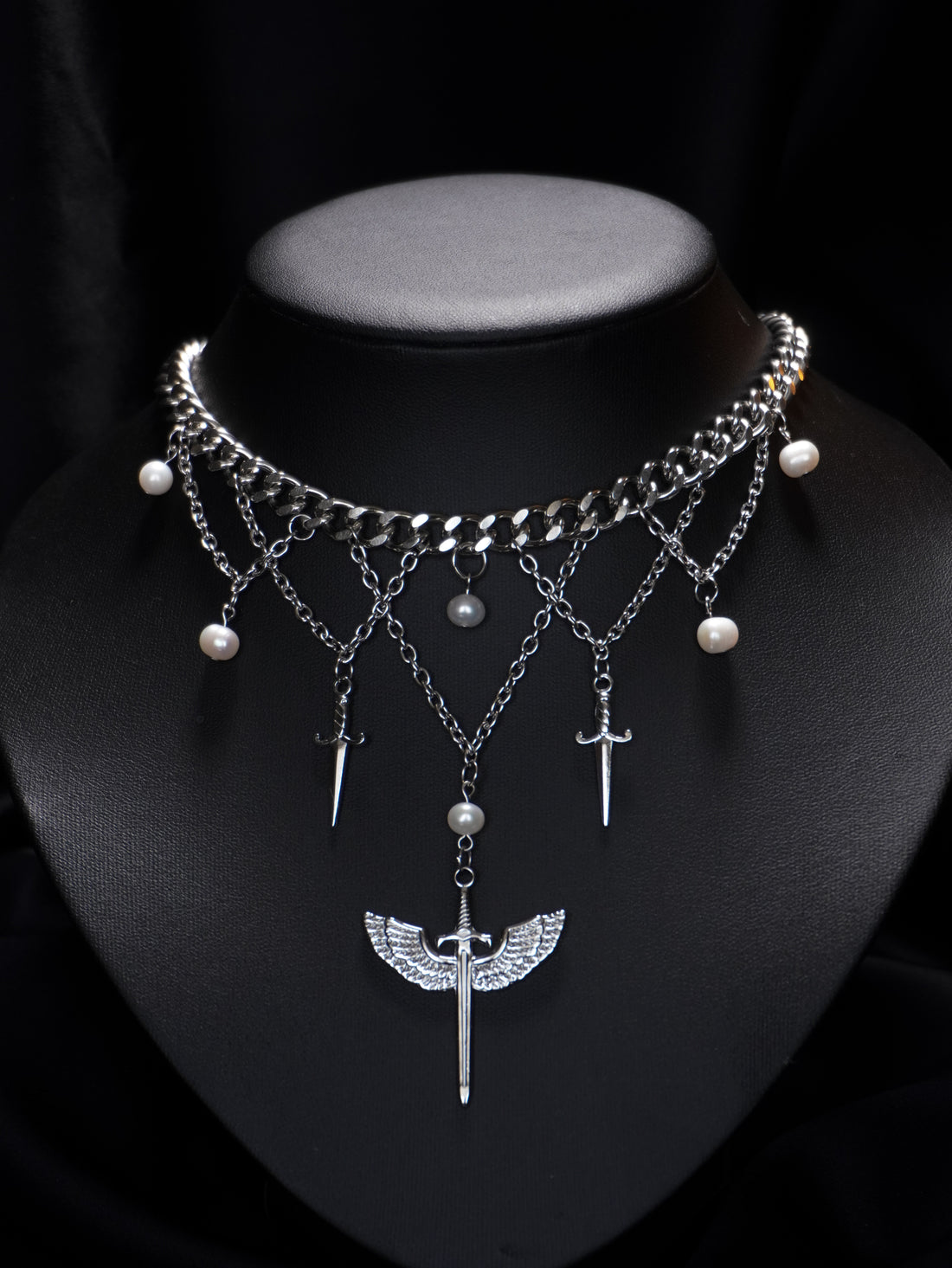 Collier « Archangel’s battle » 🪽🗡️ • Argenté • Perles eau douce