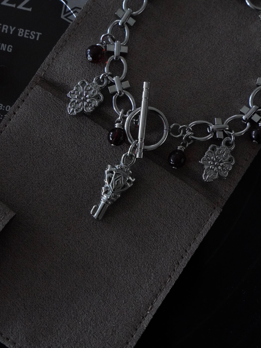 Bracelet « The secret chamber »• Ambre cognac