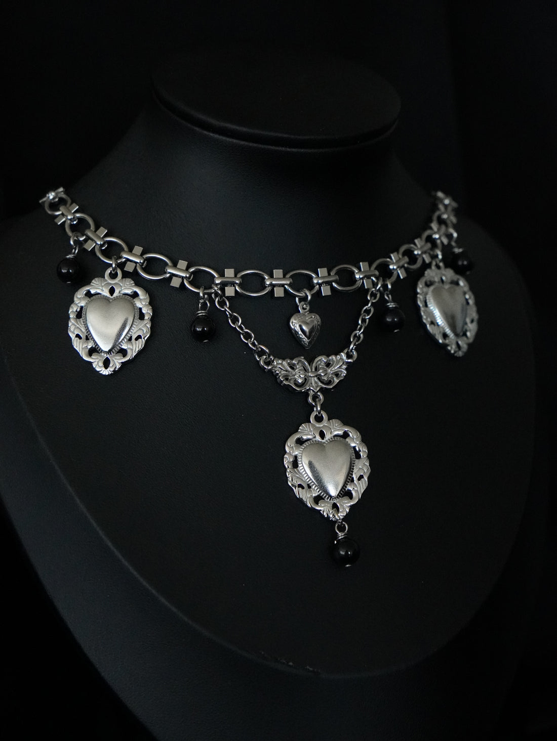 Collier « Queen of heart » • Argenté • Tourmaline noire