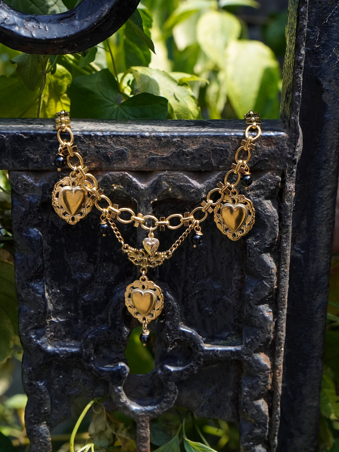 Collier "Queen of heart" - Acier inoxydable doré - Perles tourmaline noire